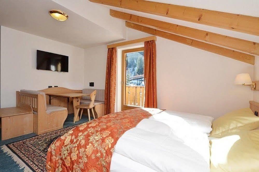 Hotel Malga Passerella Moena Buitenkant foto